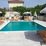 Gorgeous In Apartman Lopar