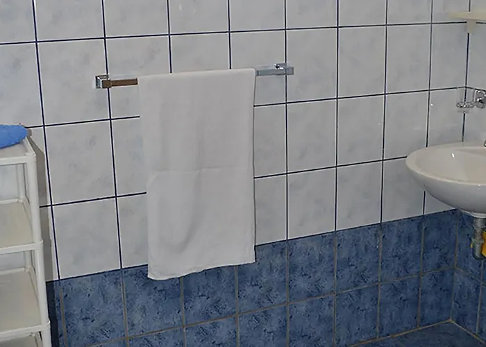2 Bedroom Amazing In 洛帕