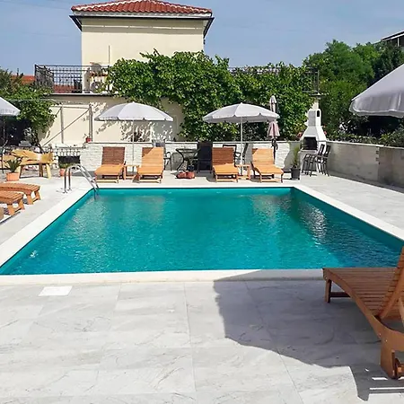 2 Bedroom Amazing In شقة لوبار