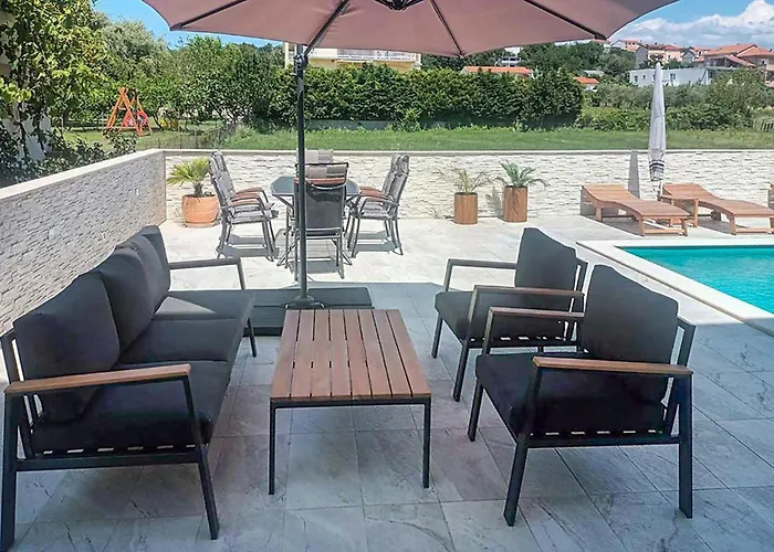 2 Bedroom Amazing In * Lopar